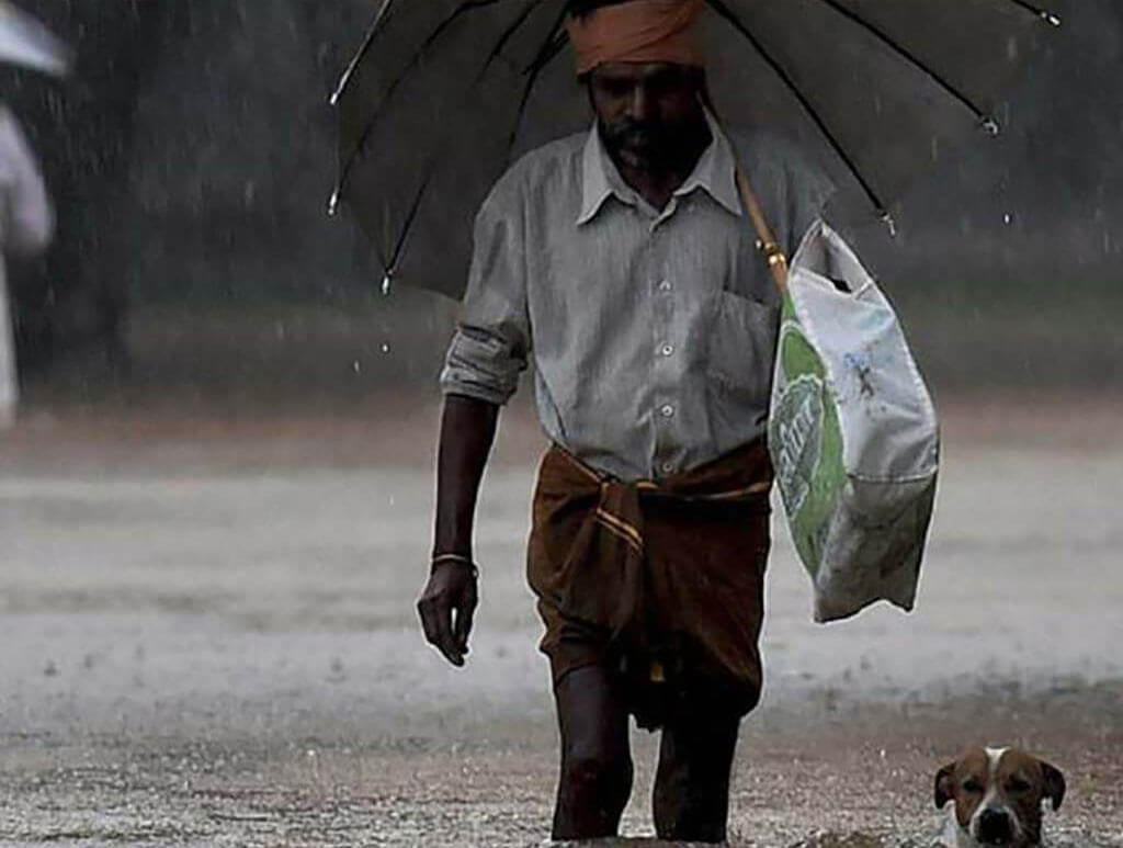 Mann in Kerala Überschwemmungen