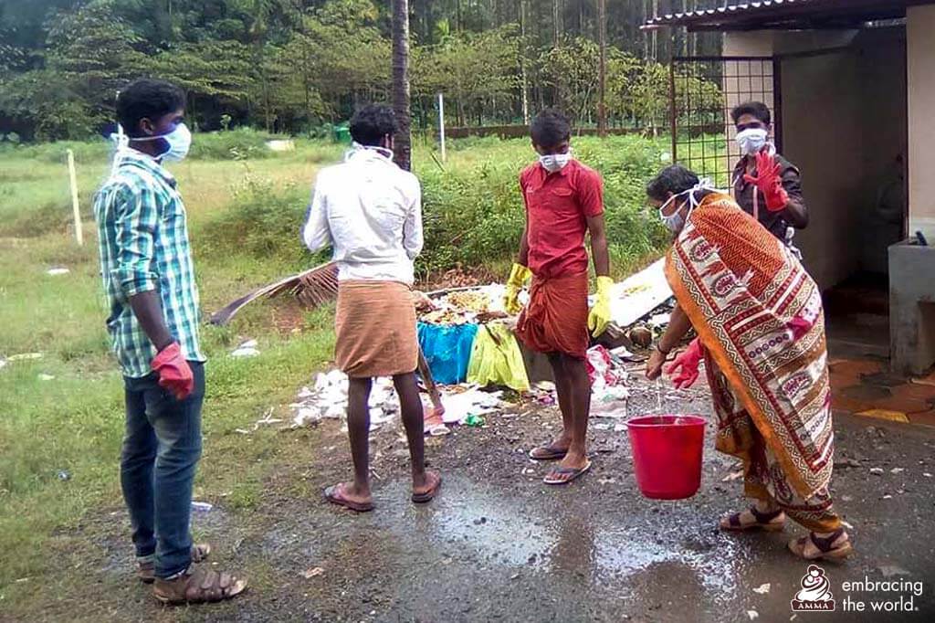 Das Aufräumen beginnt.