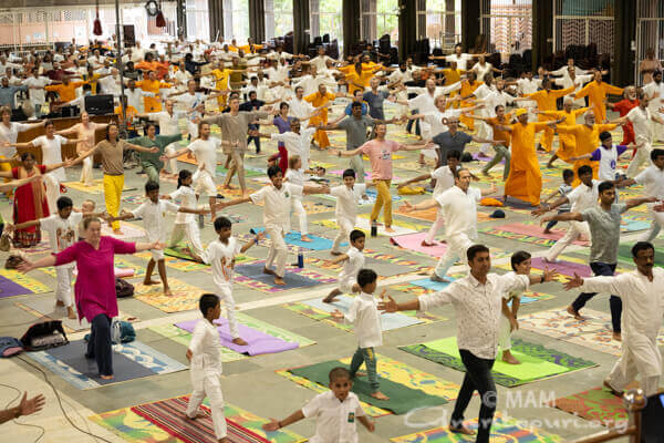 Internationaler Tag des Yoga in Amritapuri, Indien 2023