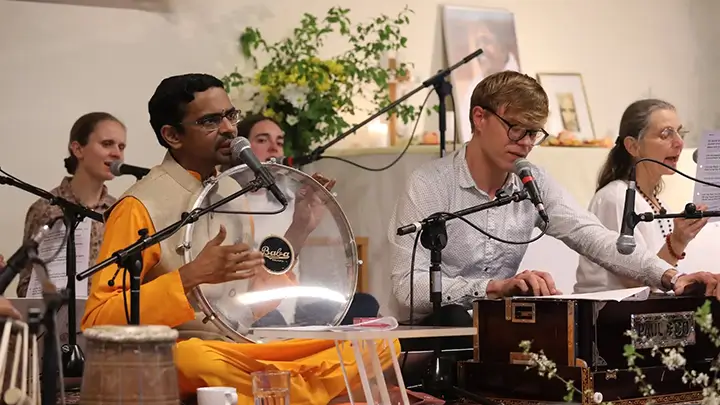 Bhajans im Amma-Zentrum Hof Herrenberg